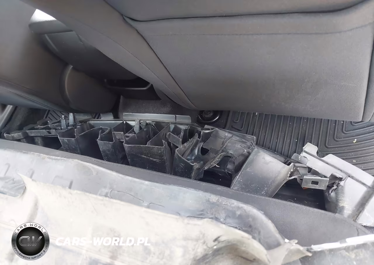 2015 Ford Focus Se VIN:1FADP3F29FL317103 - 13