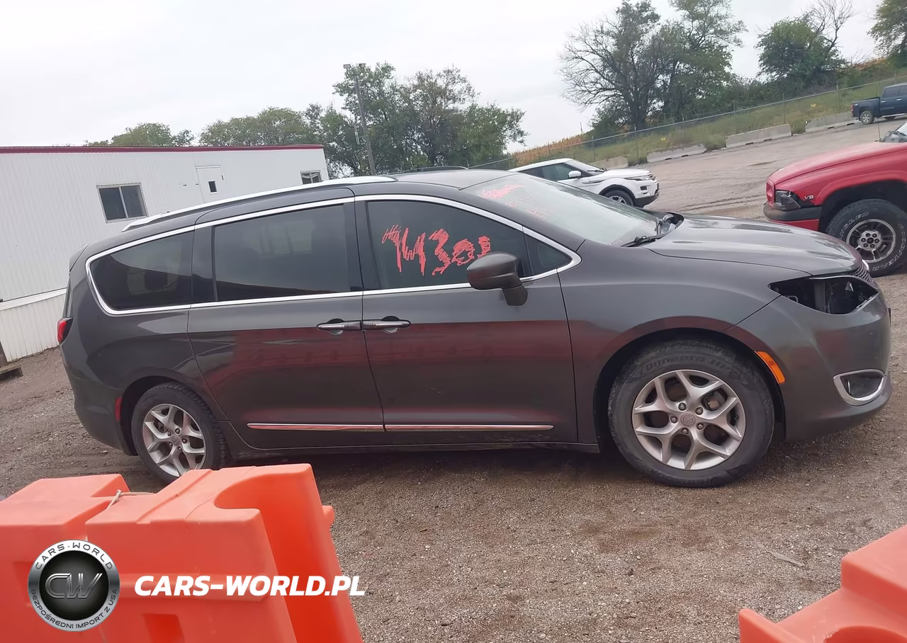 2019 Chrysler Pacifica Touring L VIN:2C4RC1BG2KR508266 - 14