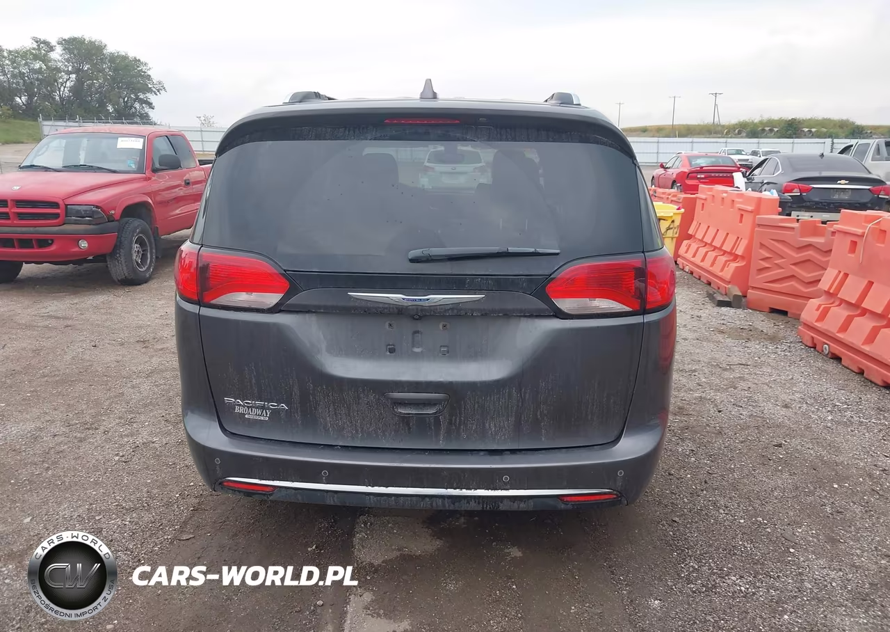 2019 Chrysler Pacifica Touring L VIN:2C4RC1BG2KR508266 - 17