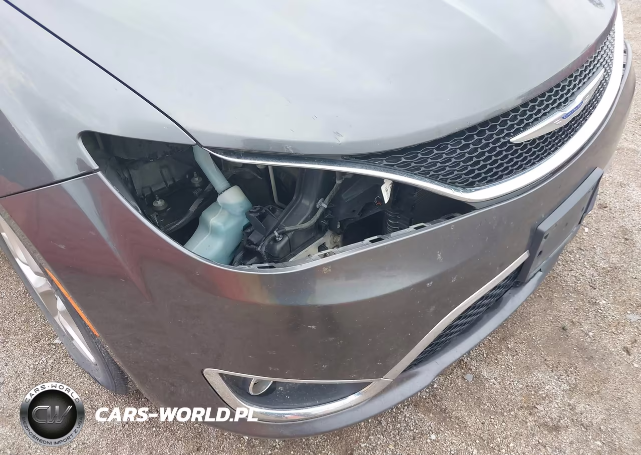 2019 Chrysler Pacifica Touring L VIN:2C4RC1BG2KR508266 - 19