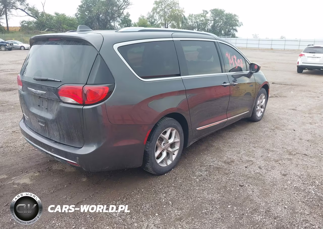 2019 Chrysler Pacifica Touring L VIN:2C4RC1BG2KR508266 - 4