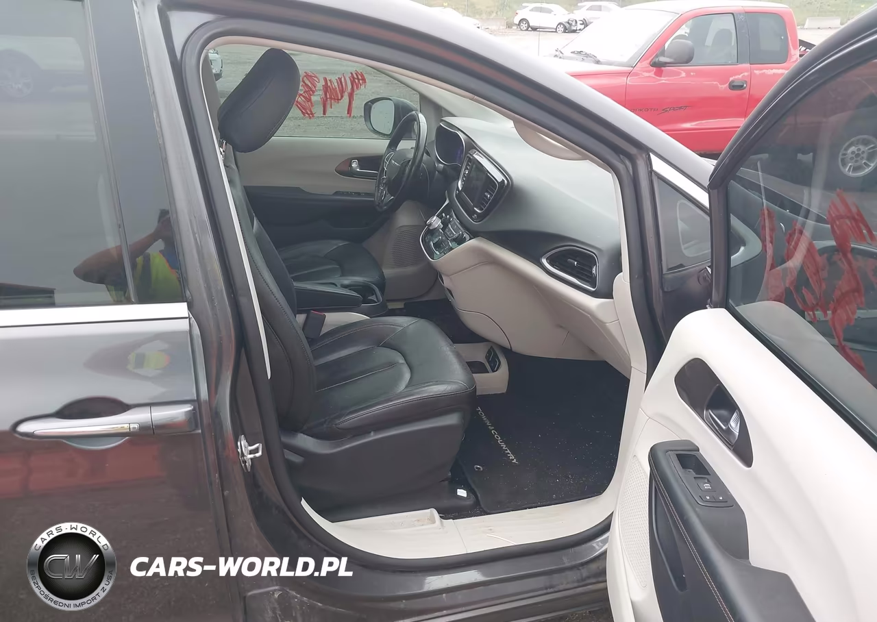 2019 Chrysler Pacifica Touring L VIN:2C4RC1BG2KR508266 - 5