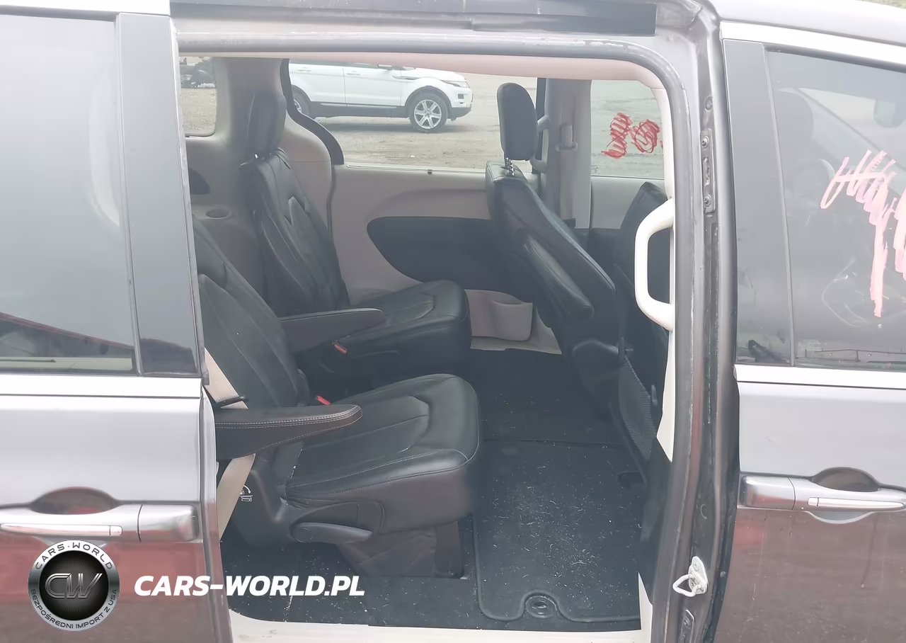 2019 Chrysler Pacifica Touring L VIN:2C4RC1BG2KR508266 - 8