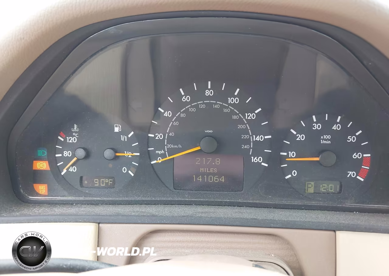 2001 Mercedes-Benz E 320 4M VIN:WDBJF82J01X059452 - 7