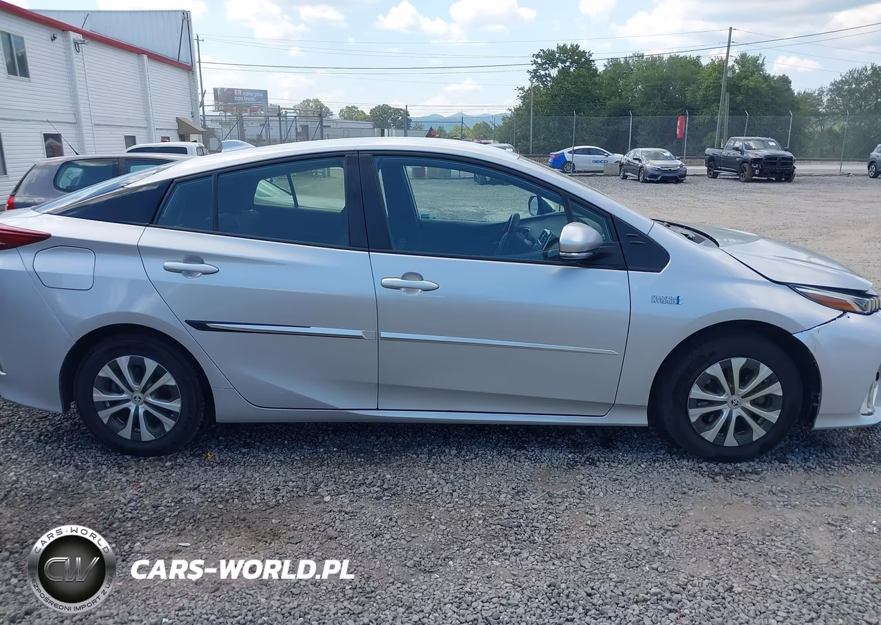 2021 Toyota Prius Prime Le VIN:JTDKAMFP0M3187939 - 13