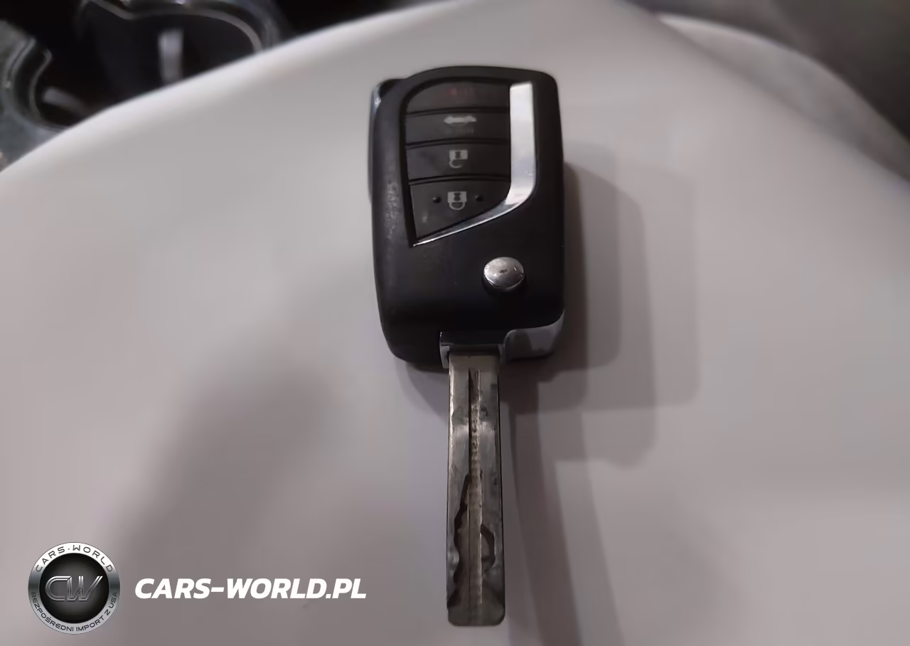 2018 Toyota Camry Le VIN:JTNB11HK1J3012400 - 11