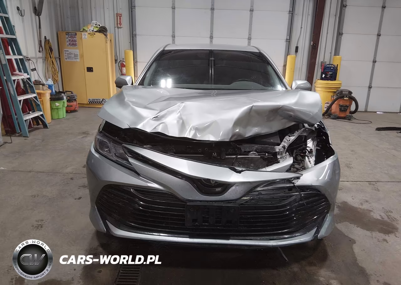 2018 Toyota Camry Le VIN:JTNB11HK1J3012400 - 13