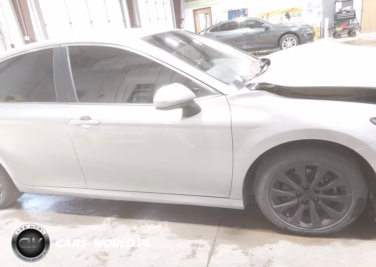 2018 Toyota Camry Le VIN:JTNB11HK1J3012400 - 14