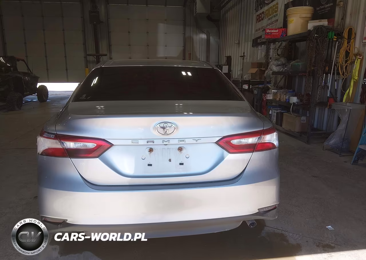 2018 Toyota Camry Le VIN:JTNB11HK1J3012400 - 17