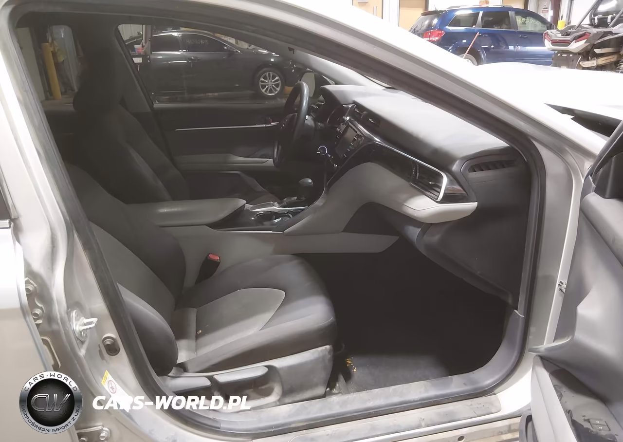 2018 Toyota Camry Le VIN:JTNB11HK1J3012400 - 5