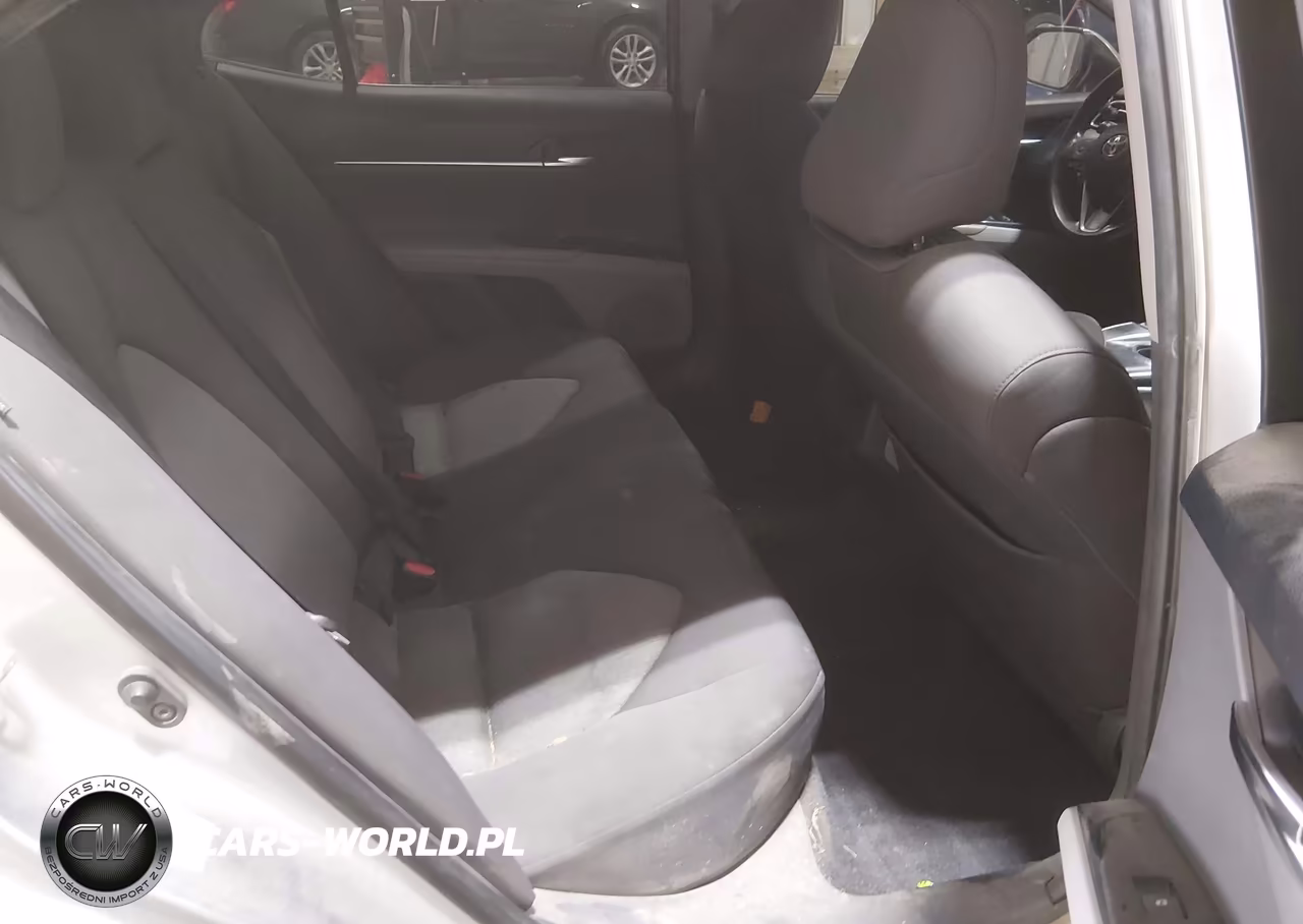 2018 Toyota Camry Le VIN:JTNB11HK1J3012400 - 8