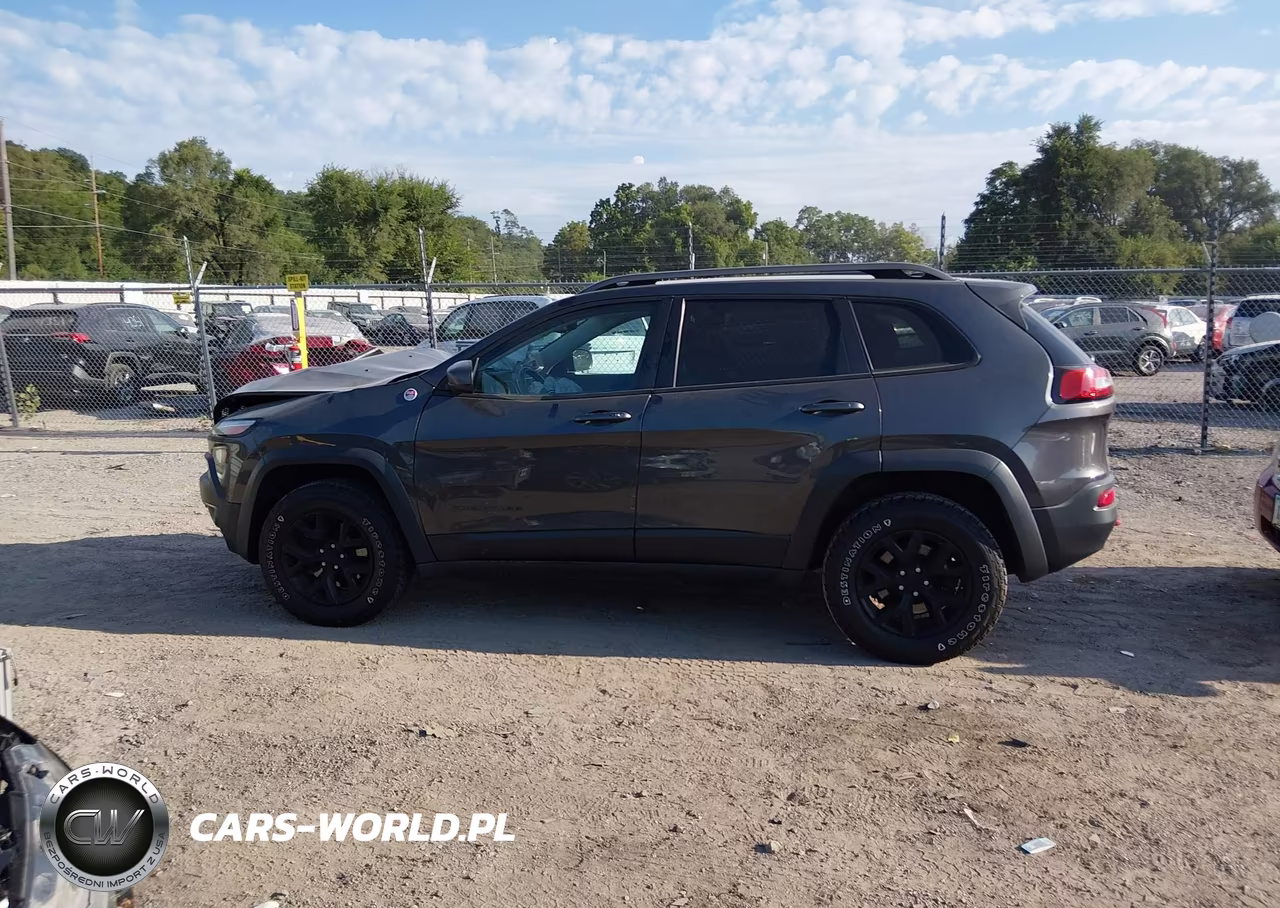 2015 Jeep Cherokee Trailhawk VIN:1C4PJMBS4FW538529 - 14