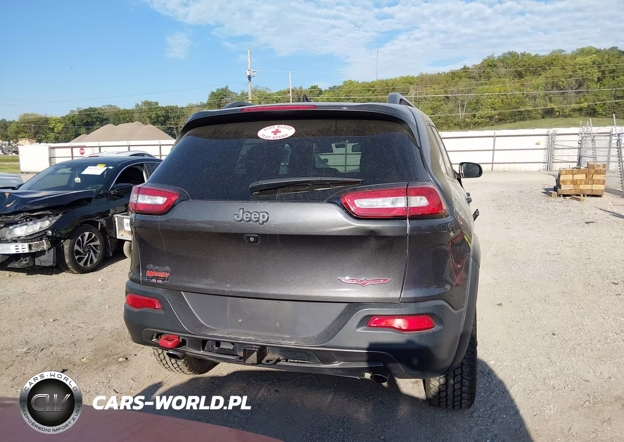 2015 Jeep Cherokee Trailhawk VIN:1C4PJMBS4FW538529 - 16