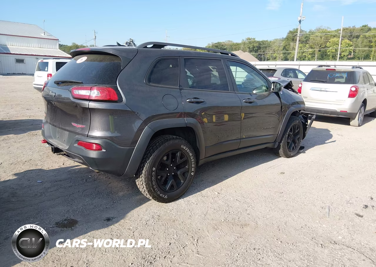 2015 Jeep Cherokee Trailhawk VIN:1C4PJMBS4FW538529 - 4