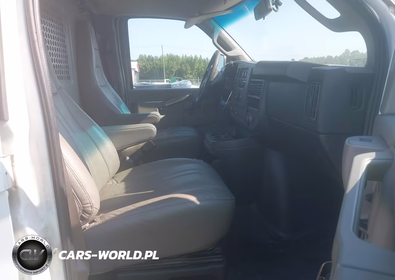 2017 GMC Savana 2500 Work Van VIN:1GTW7AFF4H1345576 - 5