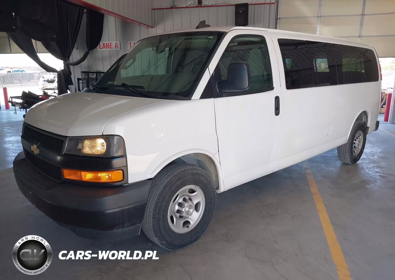 2020 Chevrolet Express Passenger Rwd 3500 Extended Wheelbase Ls VIN:1GAZGNFP5L1256744 - 2