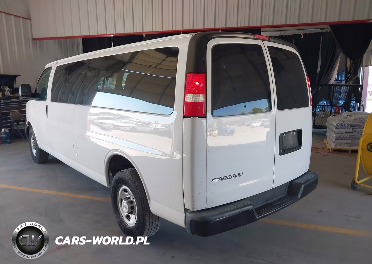 2020 Chevrolet Express Passenger Rwd 3500 Extended Wheelbase Ls VIN:1GAZGNFP5L1256744 - 3