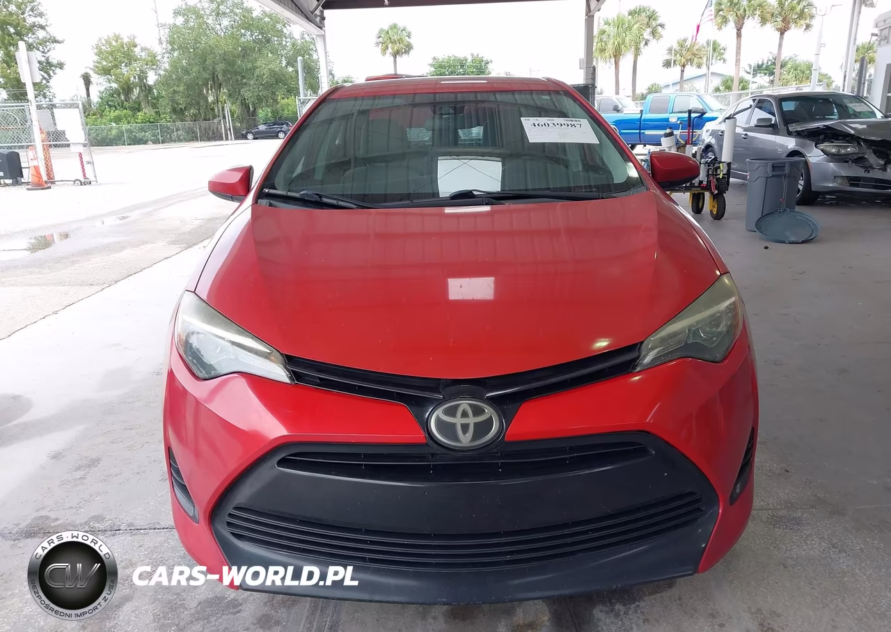 2018 Toyota Corolla Le VIN:5YFBURHE4JP838699 - 12