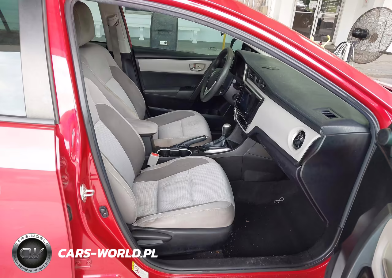 2018 Toyota Corolla Le VIN:5YFBURHE4JP838699 - 5