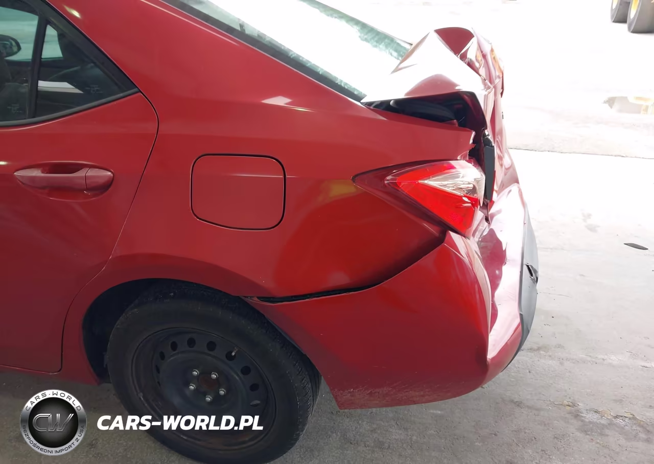 2018 Toyota Corolla Le VIN:5YFBURHE4JP838699 - 6