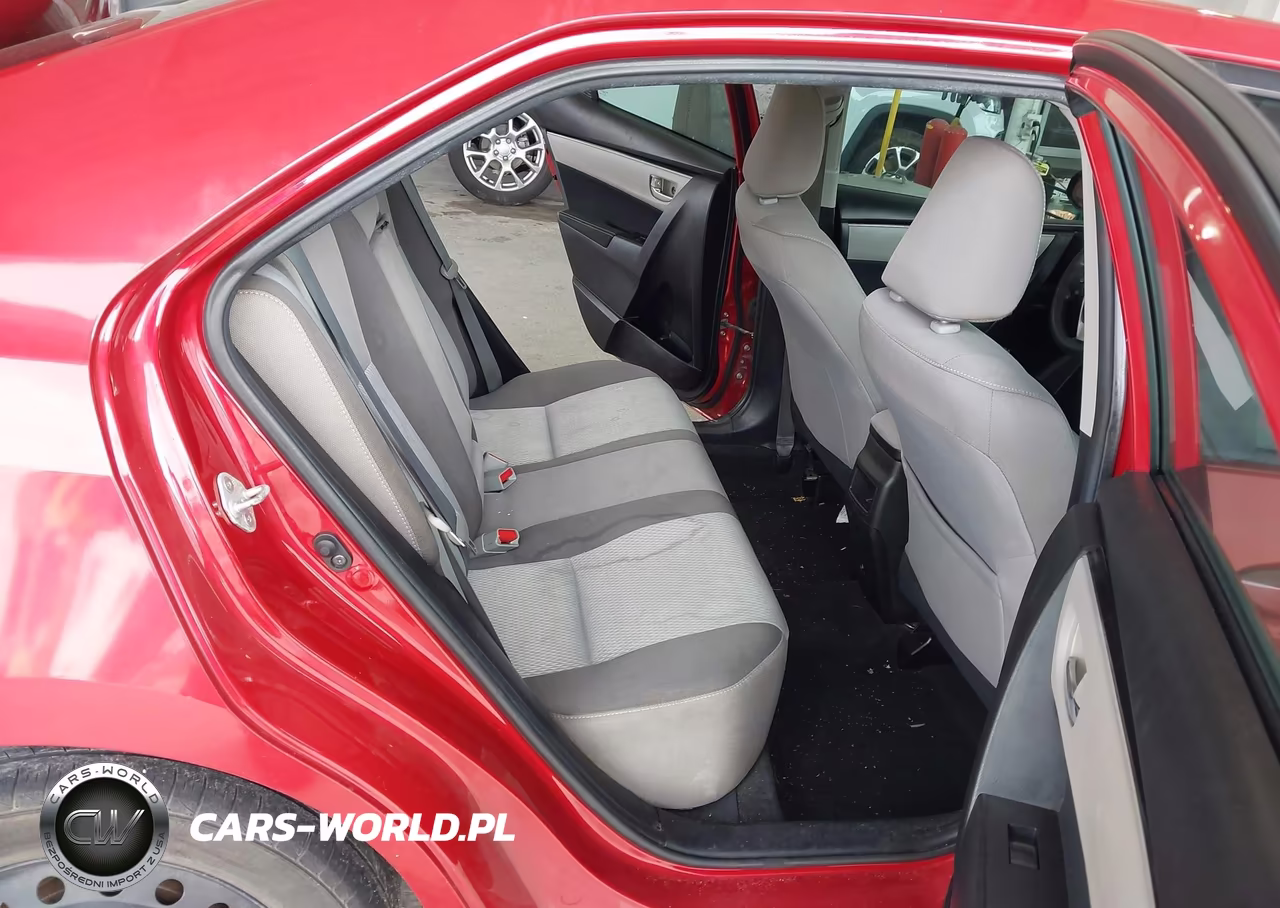 2018 Toyota Corolla Le VIN:5YFBURHE4JP838699 - 8