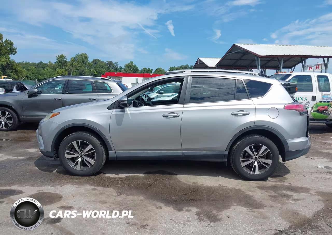 2018 Toyota Rav4 Xle VIN:2T3WFREV9JW485852 - 14