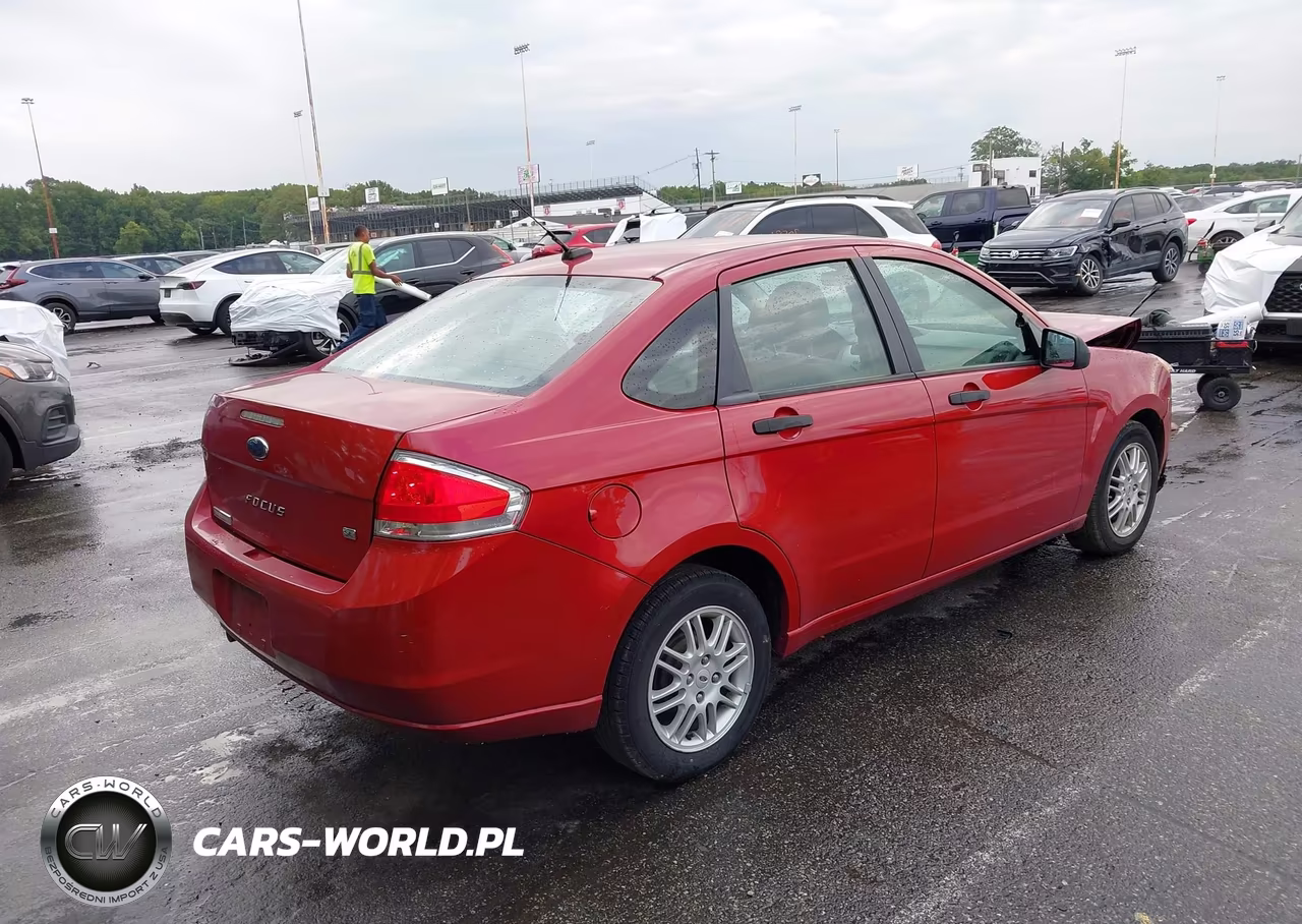 2010 Ford Focus Se VIN:1FAHP3FN9AW266298 - 4