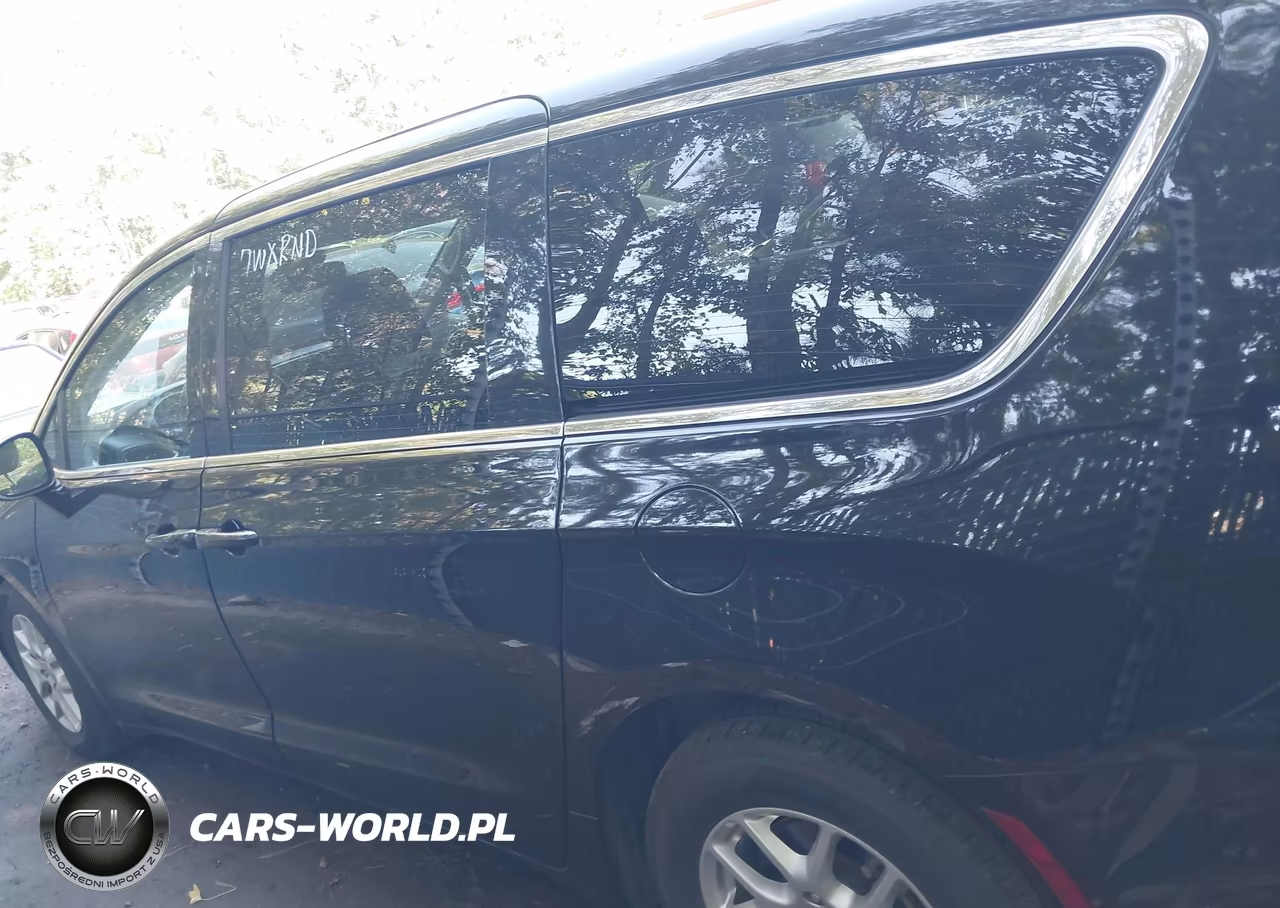 2024 Chrysler Pacifica Touring L VIN:2C4RC1BG6RR136313 - 14
