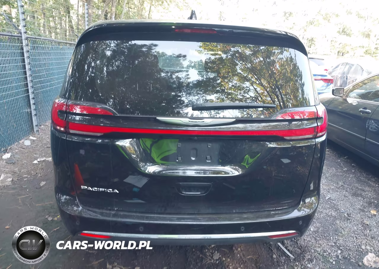 2024 Chrysler Pacifica Touring L VIN:2C4RC1BG6RR136313 - 16