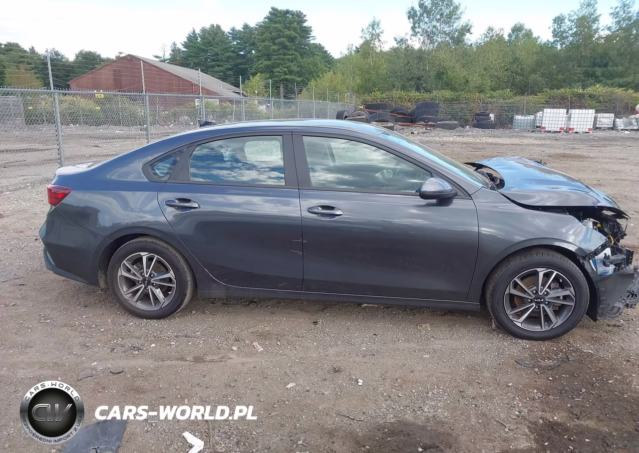 2023 Kia Forte Lxs VIN:3KPF24AD3PE588927 - 14
