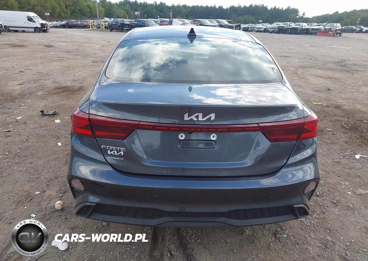 2023 Kia Forte Lxs VIN:3KPF24AD3PE588927 - 17