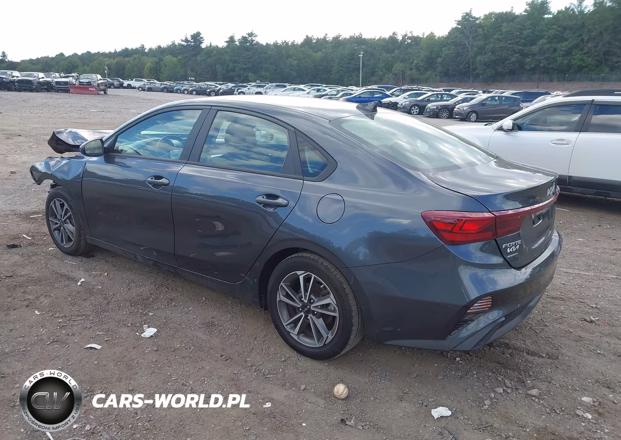 2023 Kia Forte Lxs VIN:3KPF24AD3PE588927 - 3