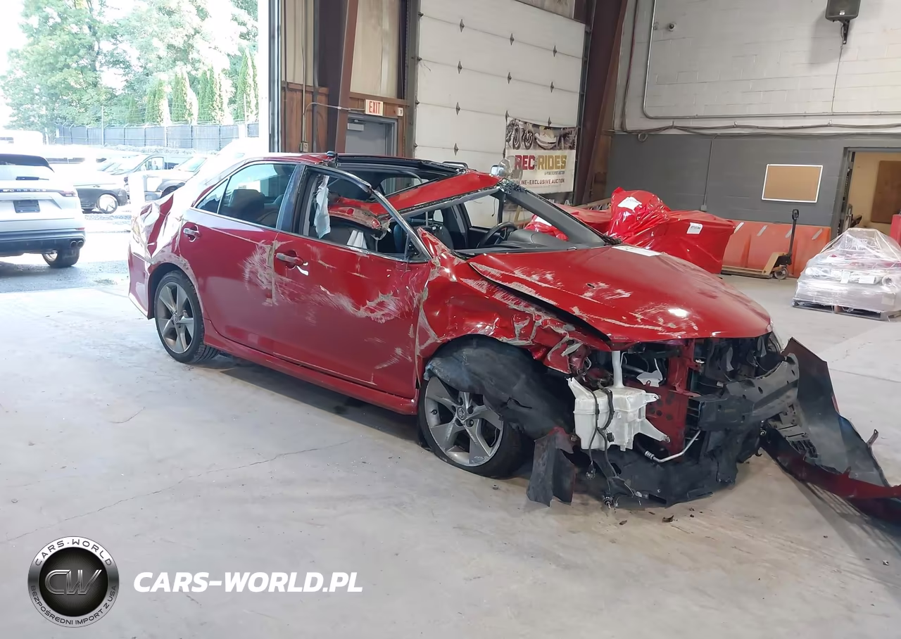 2012 Toyota Camry Se V6 – zdjęcie 1 z 17