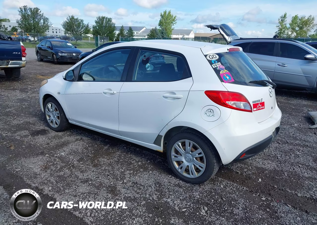 2011 Mazda Mazda2 Sport VIN:JM1DE1HYXB0105554 - 3