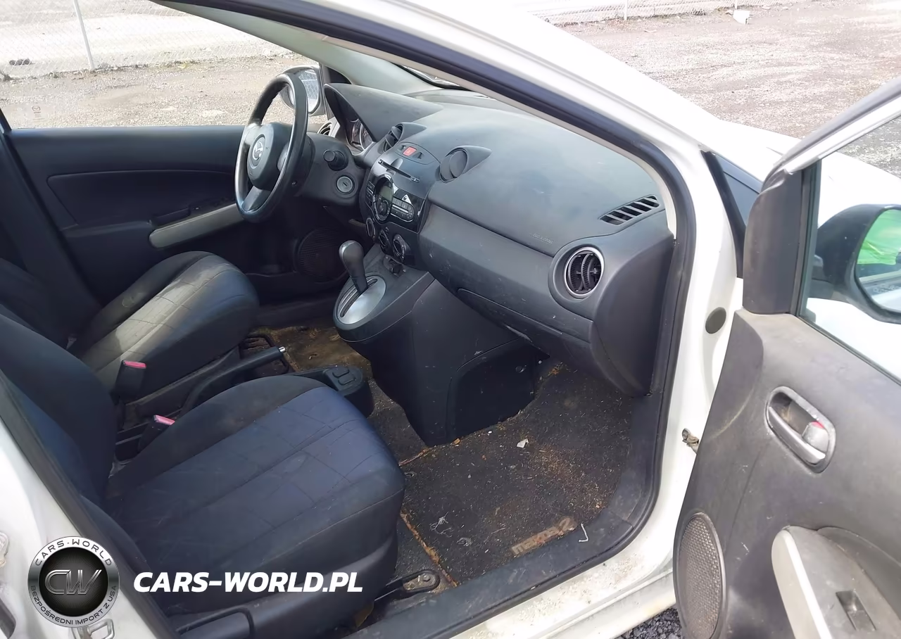 2011 Mazda Mazda2 Sport VIN:JM1DE1HYXB0105554 - 5