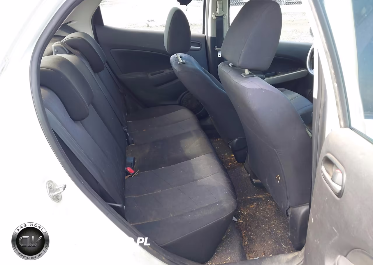 2011 Mazda Mazda2 Sport VIN:JM1DE1HYXB0105554 - 8