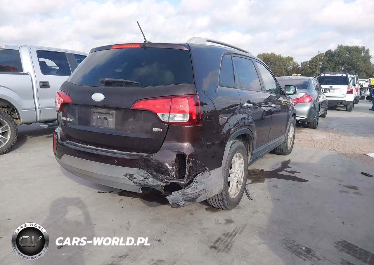2014 Kia Sorento Lx VIN:5XYKT4A66EG512468 - 4