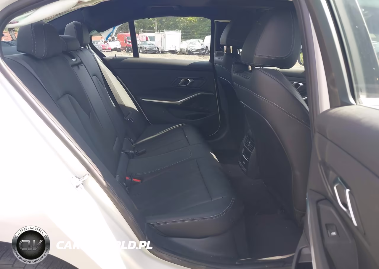 2025 BMW 330I xDrive VIN:3MW89CW02S8F21583 - 8