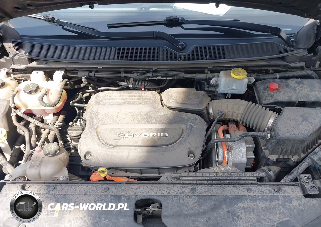 2018 Chrysler Pacifica Hybrid Touring Plus VIN:2C4RC1H77JR311664 - 10