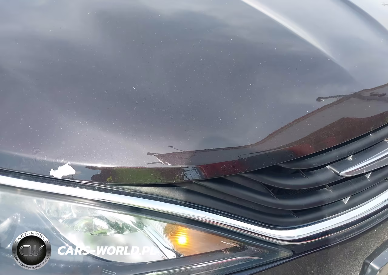 2018 Chrysler Pacifica Hybrid Touring Plus VIN:2C4RC1H77JR311664 - 6