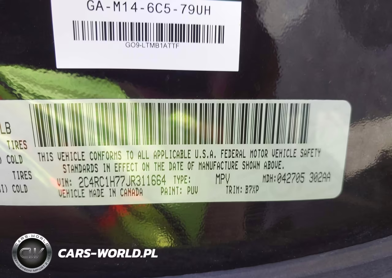 2018 Chrysler Pacifica Hybrid Touring Plus VIN:2C4RC1H77JR311664 - 9