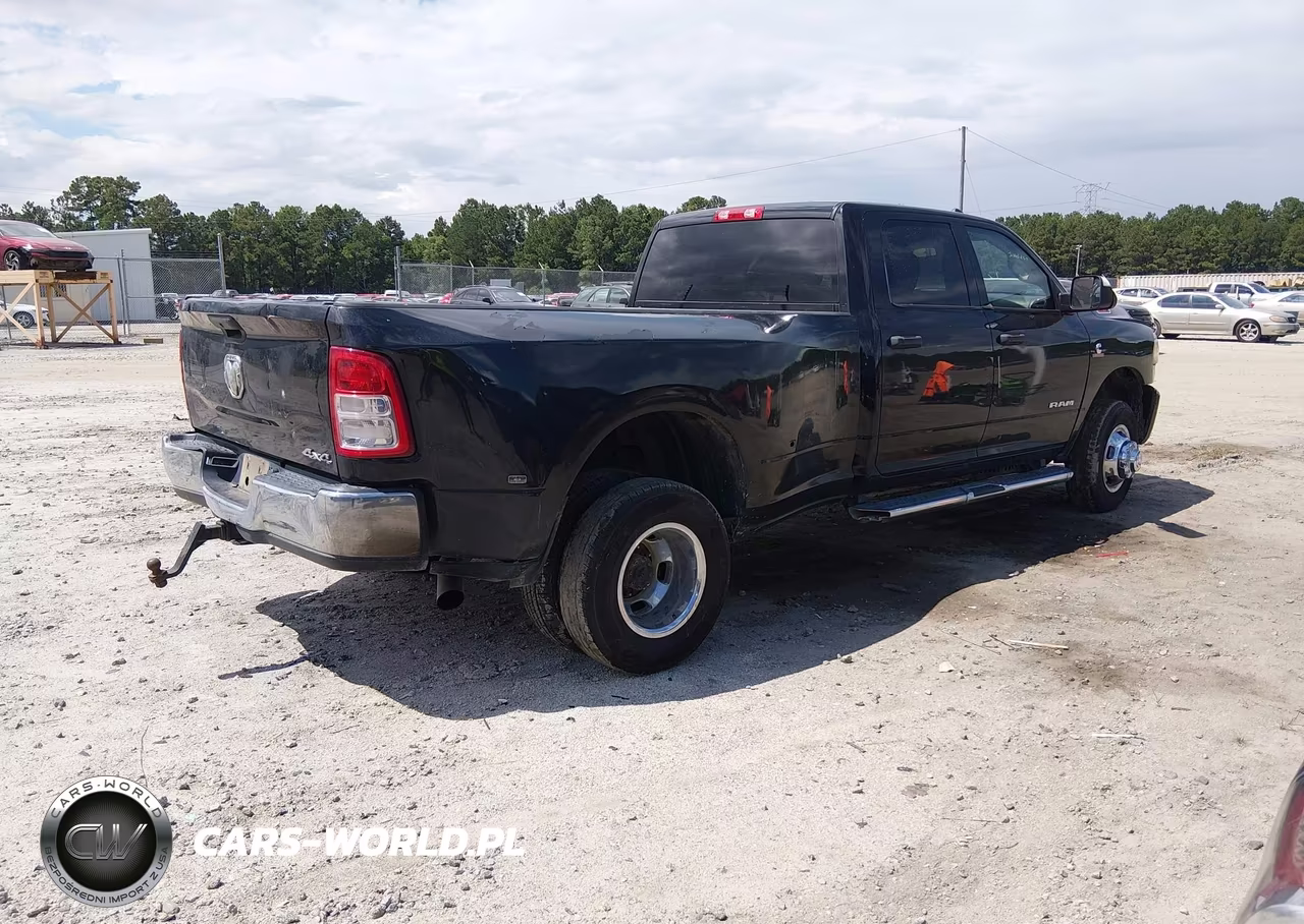 2019 Ram 3500 Tradesman VIN:3C63RRGL3KG594645 - 4