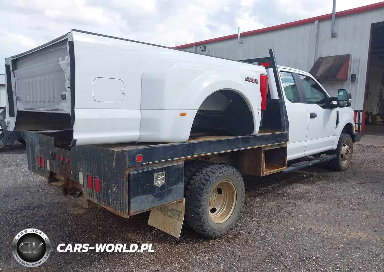2018 Ford F-350 Xl VIN:1FT8X3D64JEC84140 - 4