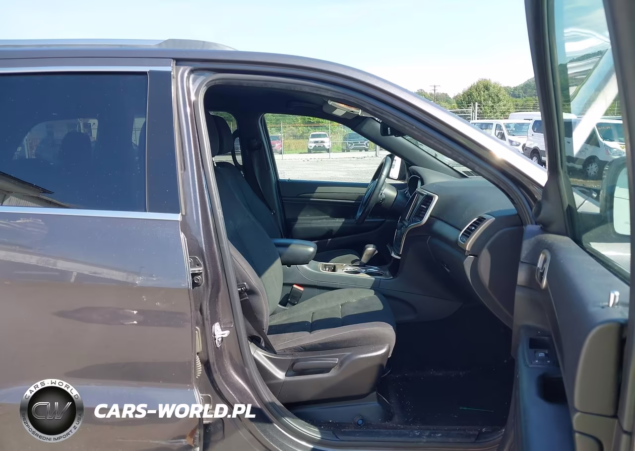 2016 Jeep Grand Cherokee Laredo VIN:1C4RJEAG8GC415816 - 5