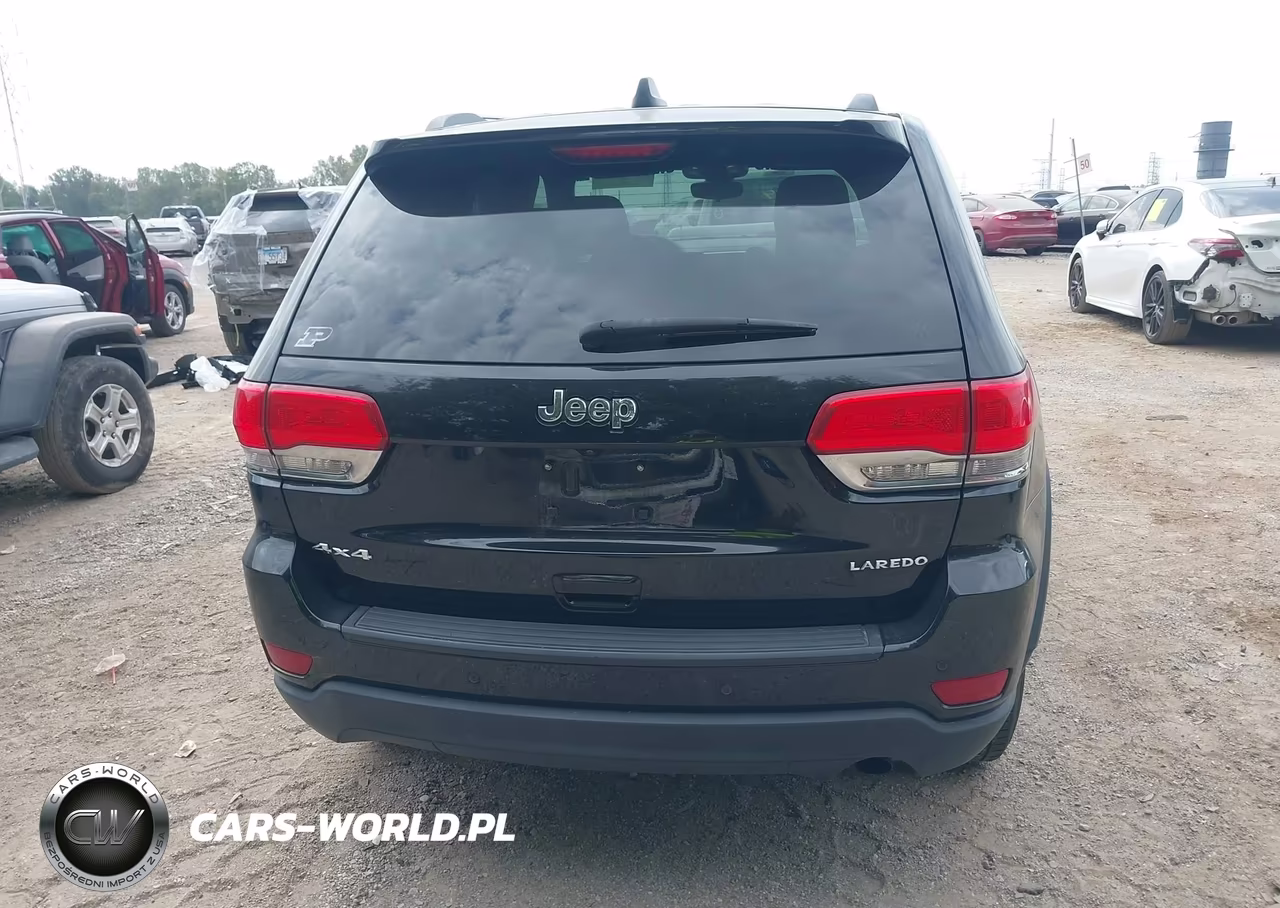 2017 Jeep Grand Cherokee Laredo 4X4 VIN:1C4RJFAG1HC764226 - 16