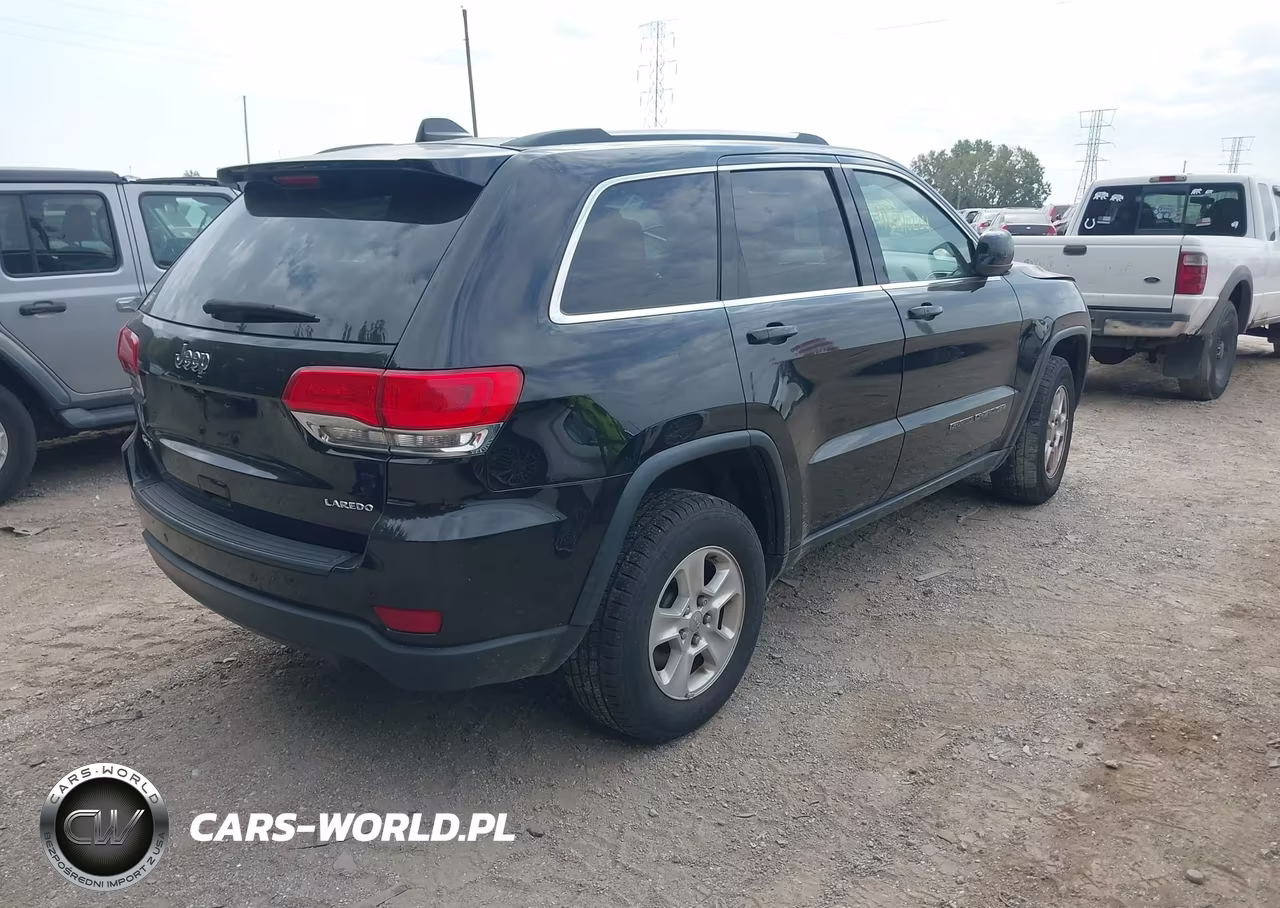 2017 Jeep Grand Cherokee Laredo 4X4 VIN:1C4RJFAG1HC764226 - 4