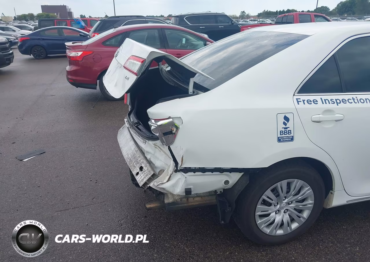 2014 Toyota Camry Le VIN:4T4BF1FK1ER345805 - 18