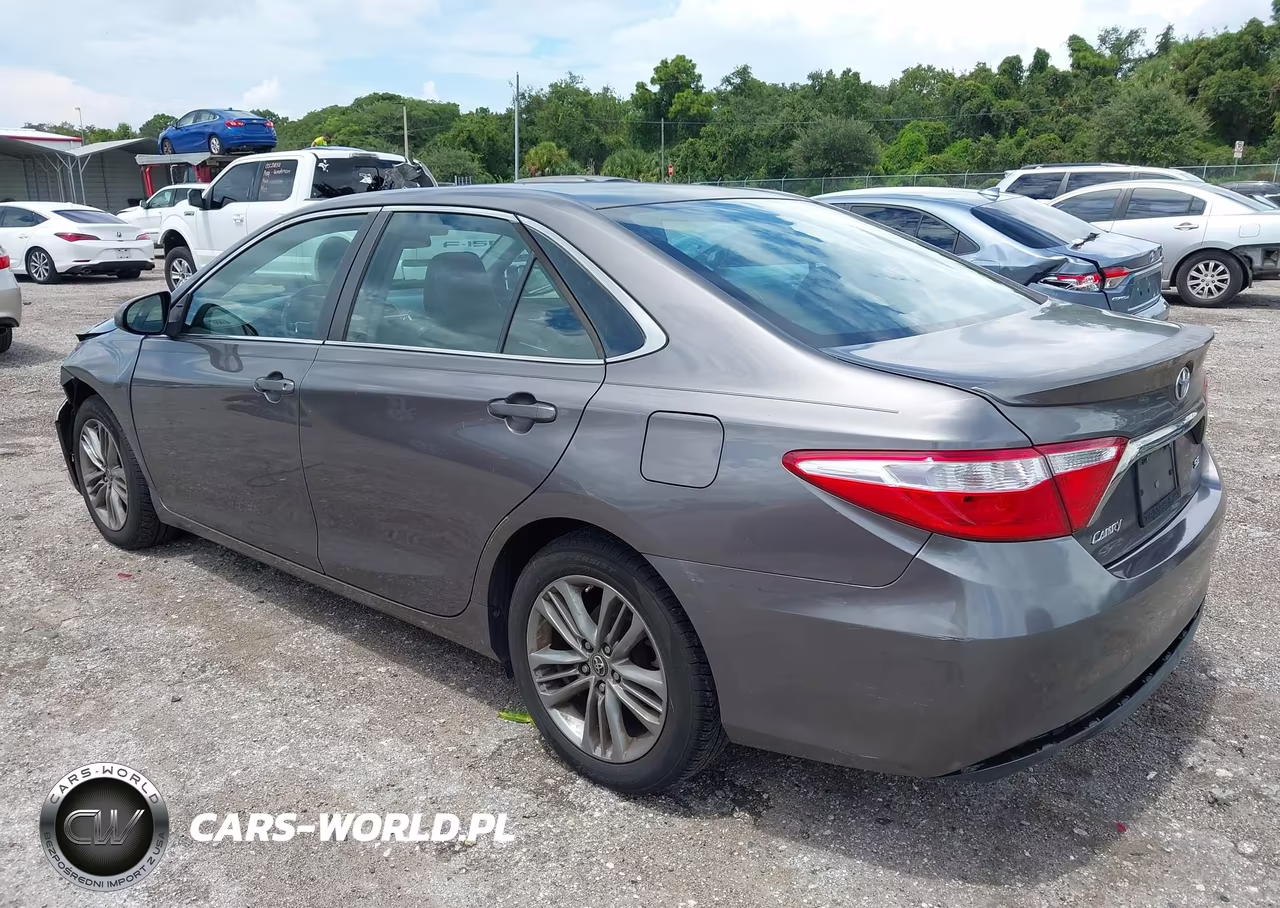 2015 Toyota Camry Se VIN:4T1BF1FK7FU008924 - 3