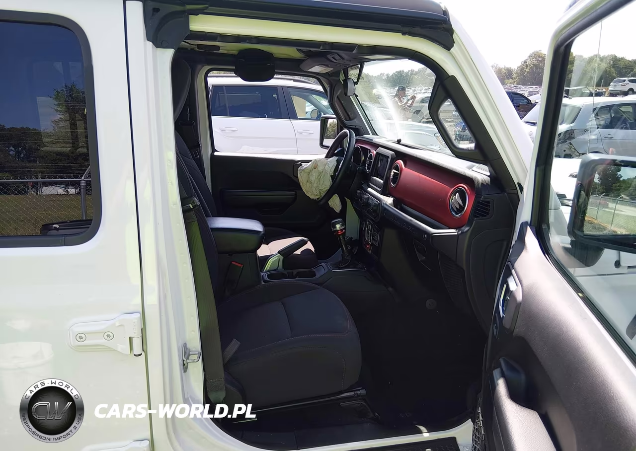 2018 Jeep Wrangler Unlimited Rubicon 4X4 VIN:1C4HJXFG2JW246740 - 5