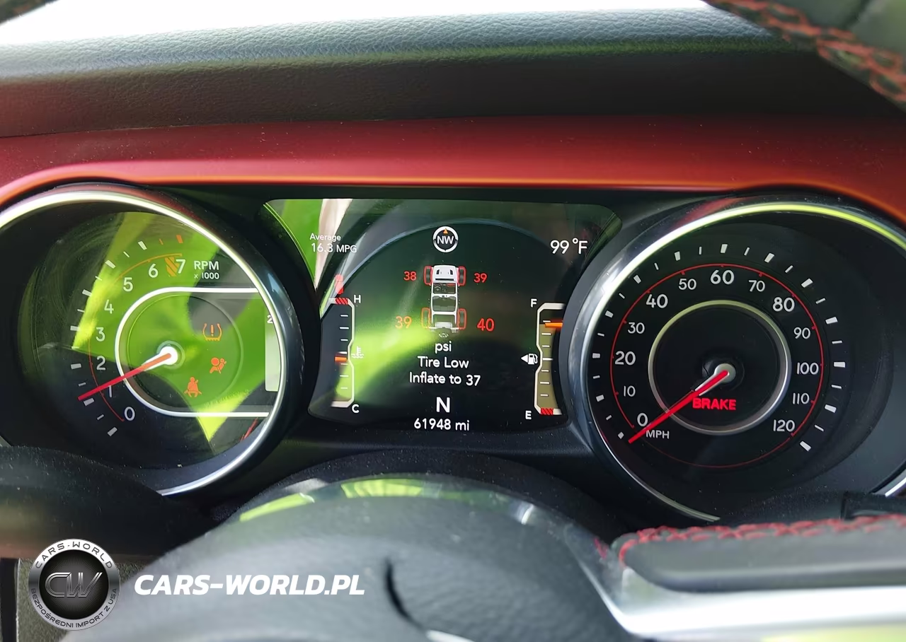 2018 Jeep Wrangler Unlimited Rubicon 4X4 VIN:1C4HJXFG2JW246740 - 7